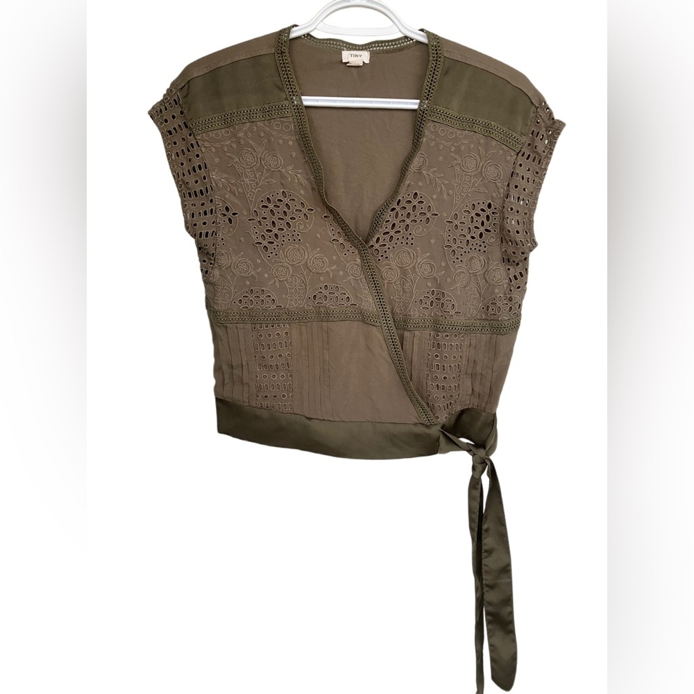 Anthropologie / Tiny Tatiana ladies faux wrap shirt green small